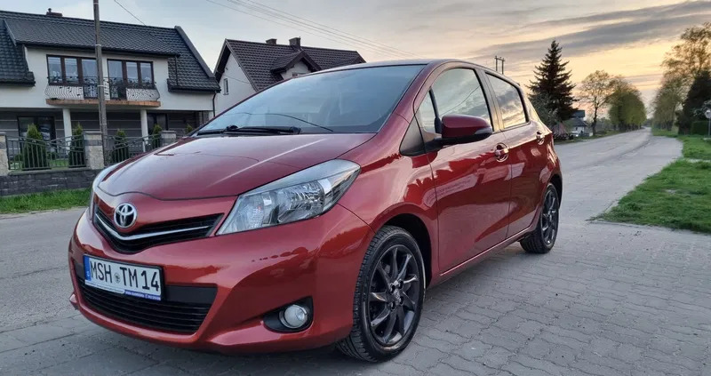 samochody osobowe Toyota Yaris cena 30900 przebieg: 148000, rok produkcji 2011 z Sławno